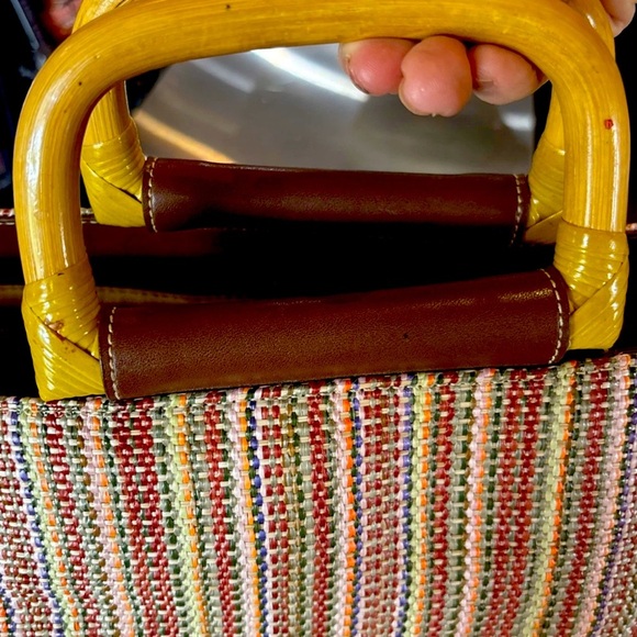 Fossil Handcrafted  Bag 14”L 11”H Wood Handles & Shoulder Strap Weave Multicolor - Picture 2 of 13